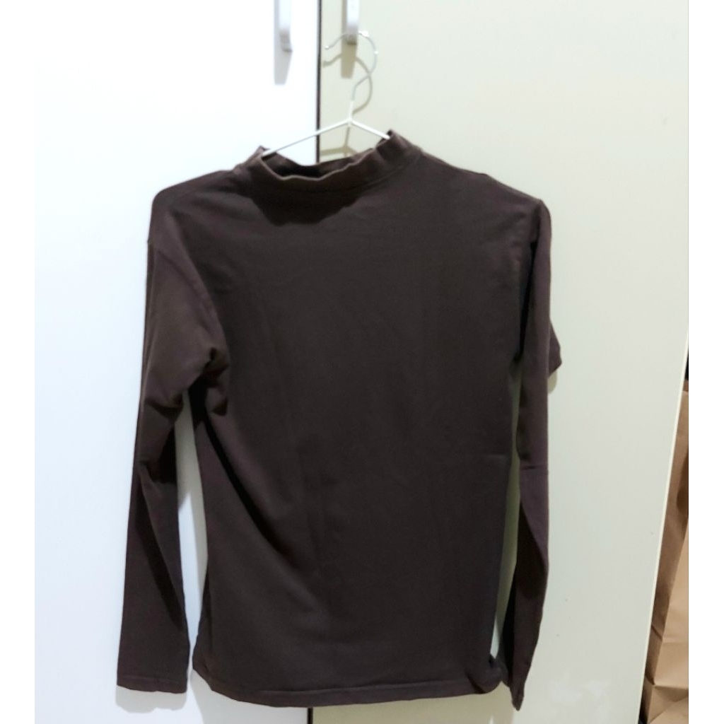 PRELOVED Kaos Coklat Tua Panjang