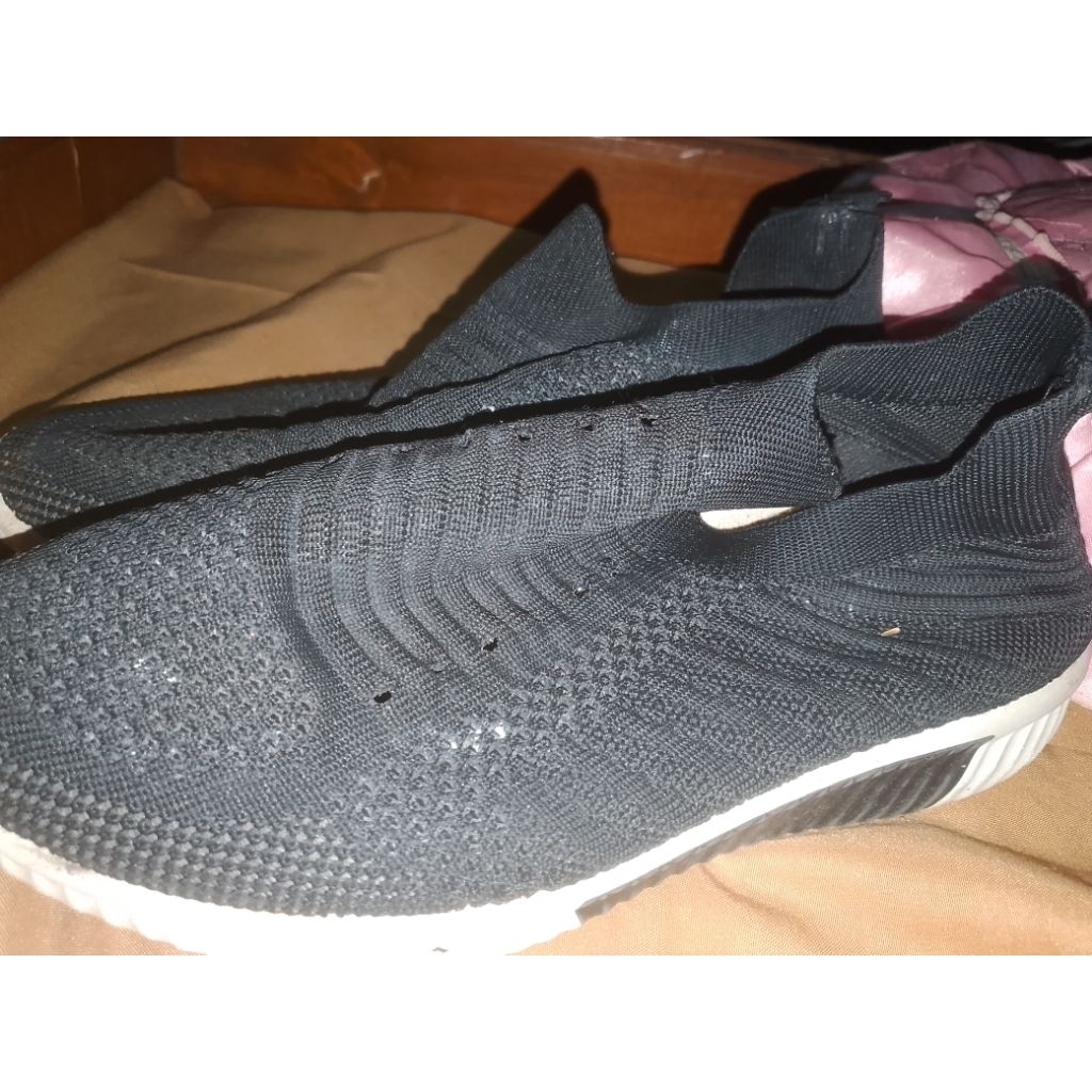 preloved sepatu running no 36