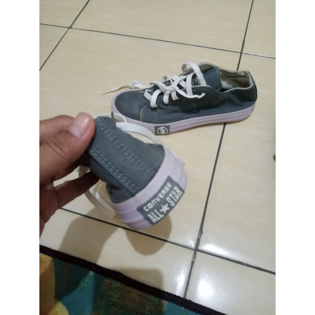 sepatu Converse high size 36