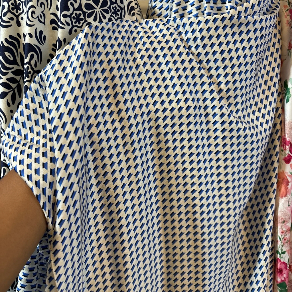 Kain Satin Silk Motif Geometris Mikro Blue Cream - Bahan Silk Premium Mewah & Glowing - Meteran Untu