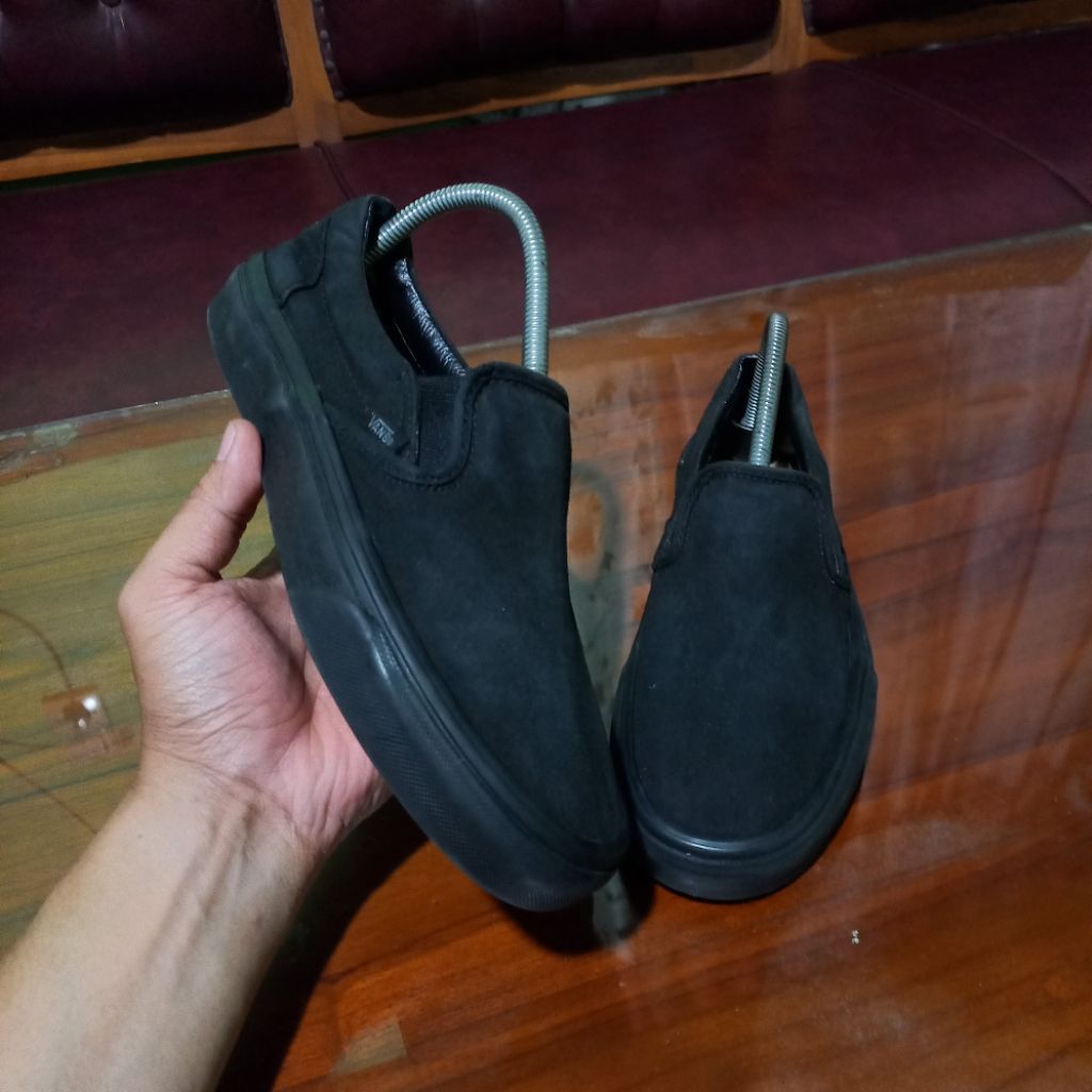 VANS SLIP ON FULLBLACK SEPATU SECOND PRIA WANITA SNEAKERS BRANDED