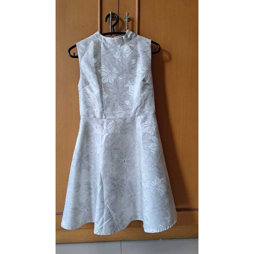Dress Pesta Silver, Mewah Preloved Bersih Kondisi Bagus