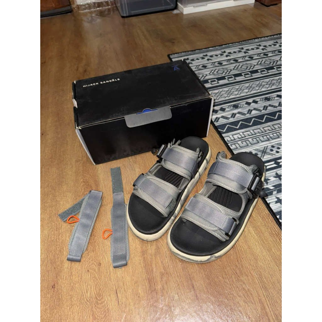 hijack sandals