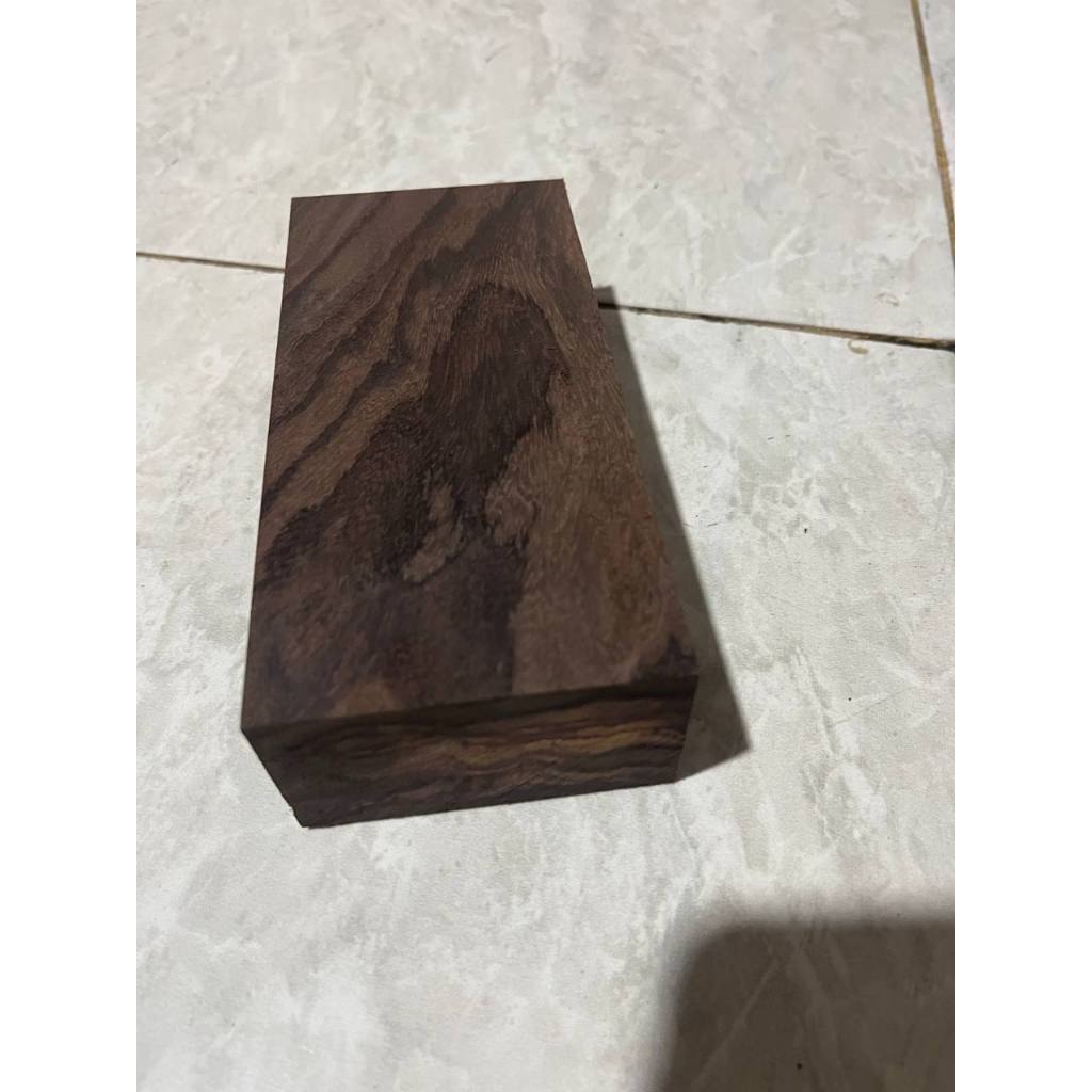 Bahan gagang kayu sonokeling motif serat akar