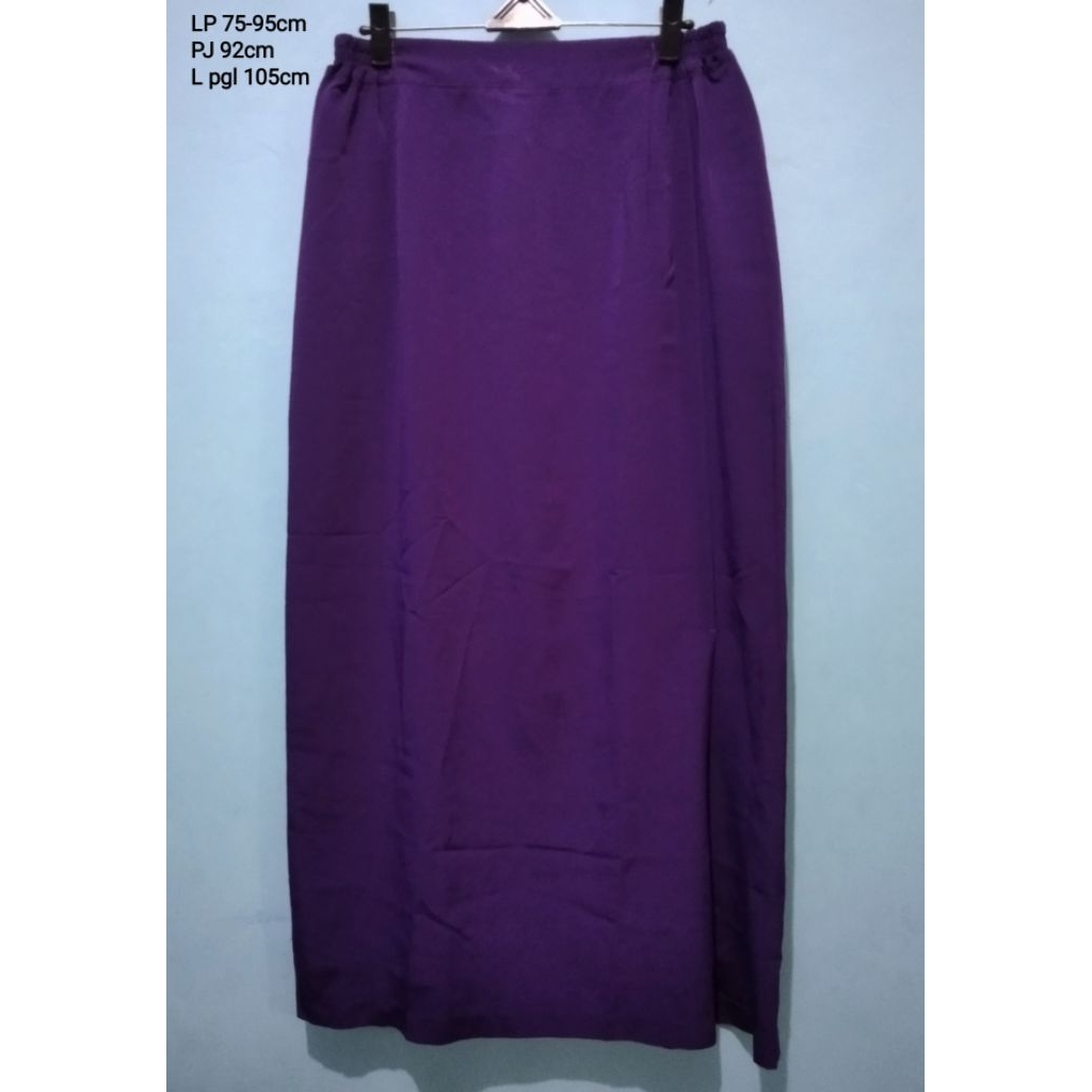 PRELOVED ROK PANJANG UNGU TERONG SIZE L TO XL