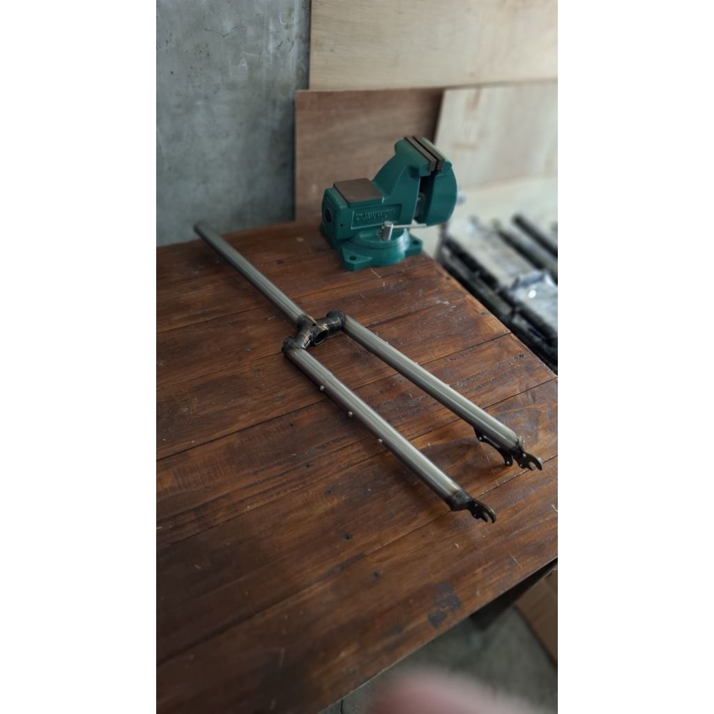 Edsen Segmented Fork 1 1/8 Discbrake (Raw) Oversize