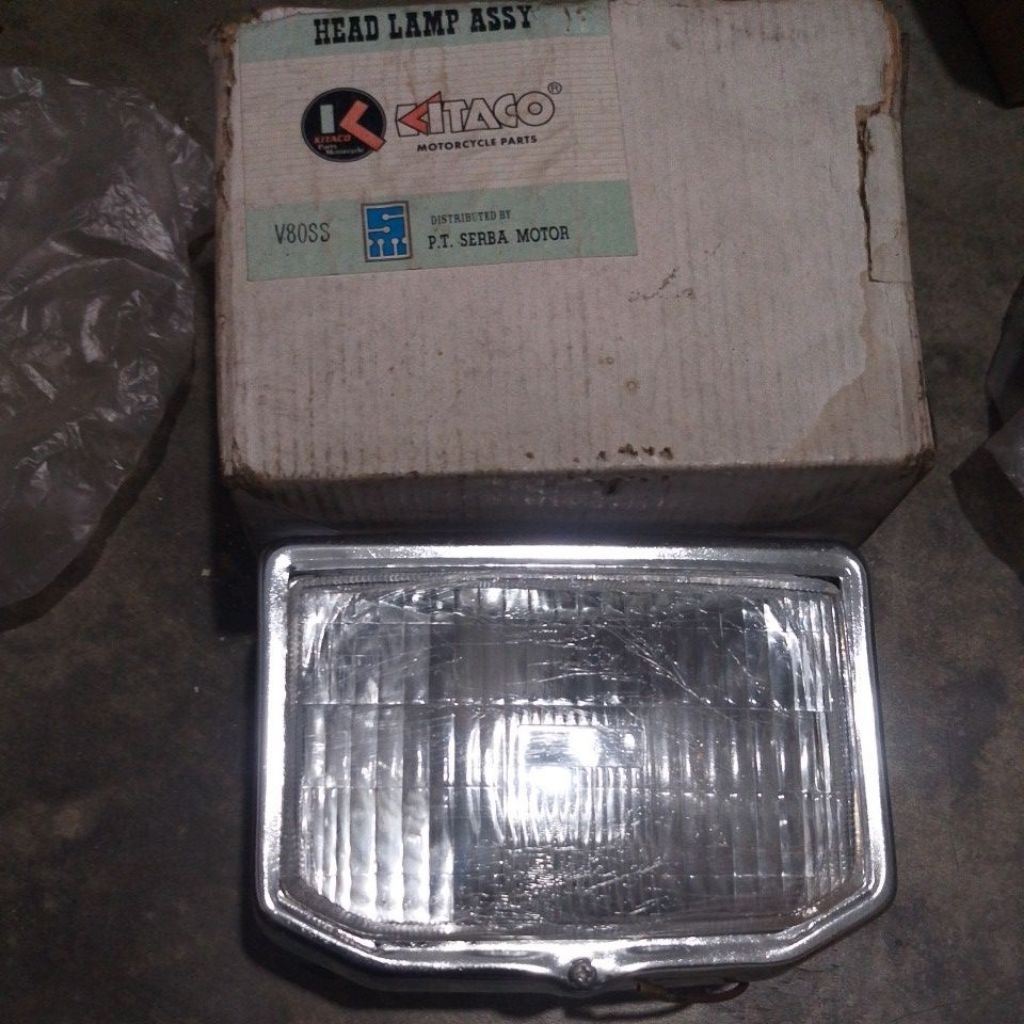 lampu reflektor depan v80