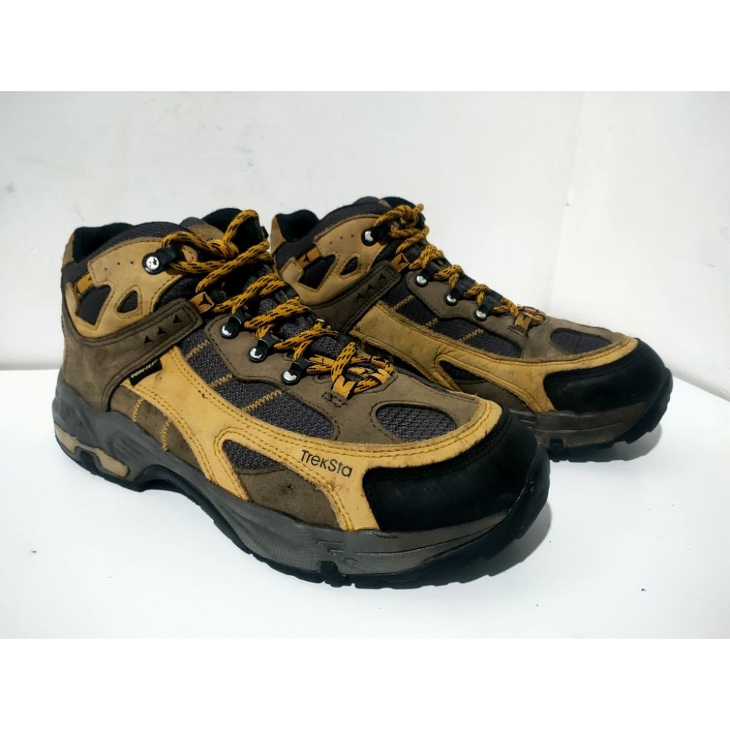 Sepatu Outdoor Gunung Treksta, Size 42