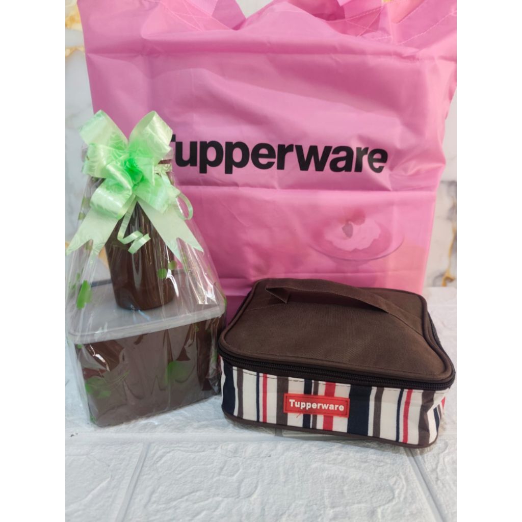 Medium square round Tupperware