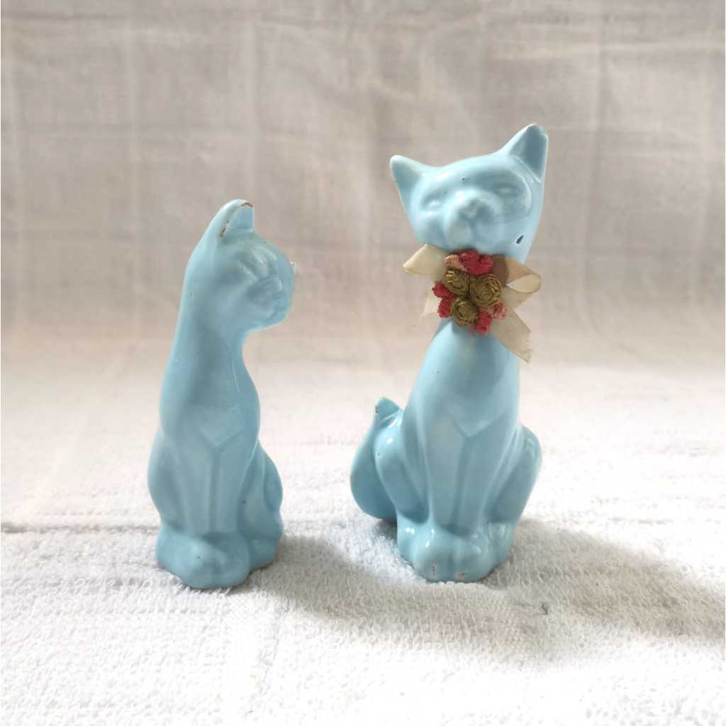 Patung Keramik Dua Kucing Biru Muda Preloved