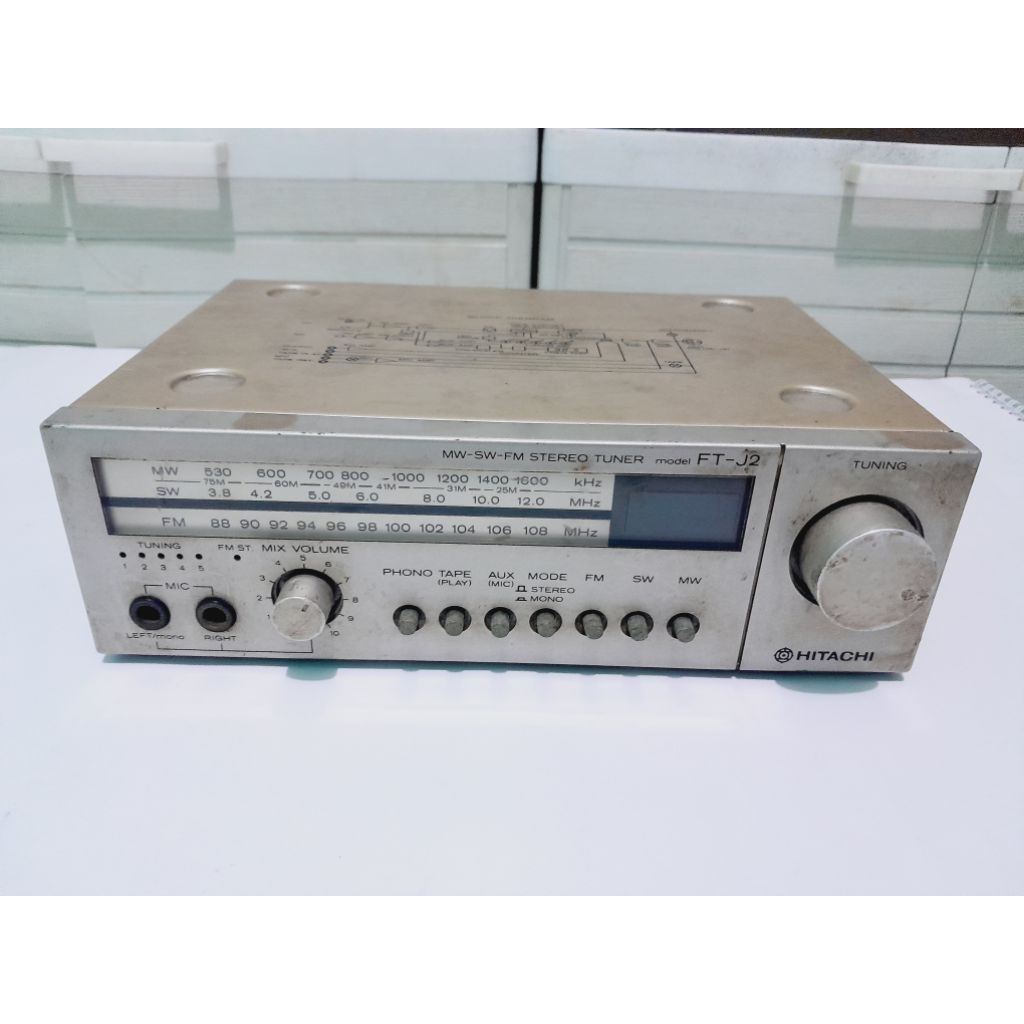 Radio tuner hitachi ft J2 japan(baca deskripsi)