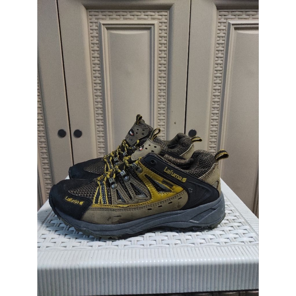 sepatu gunung trakking lafuma
