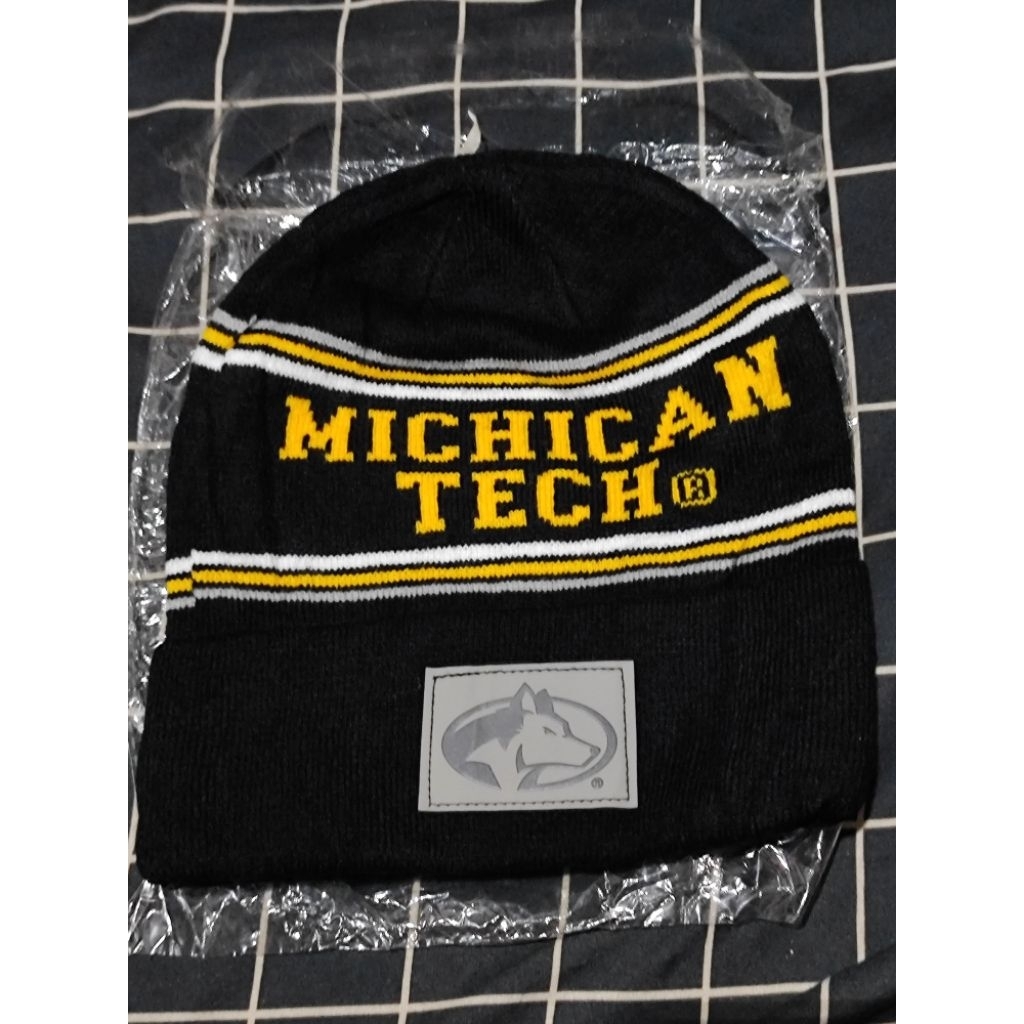 Beanie Hat Michigan Tech HUSKIES (new)