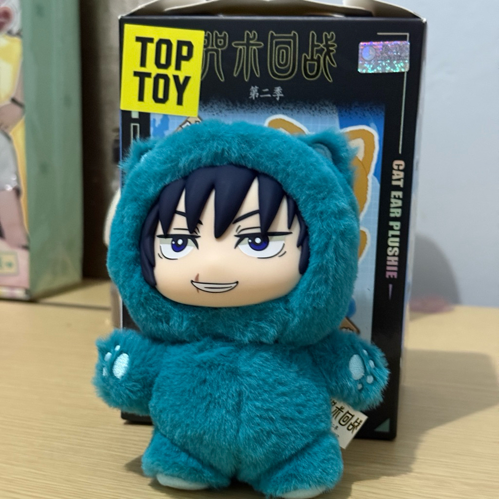 ohsome x jjk badge and Gashapon JJK Cake