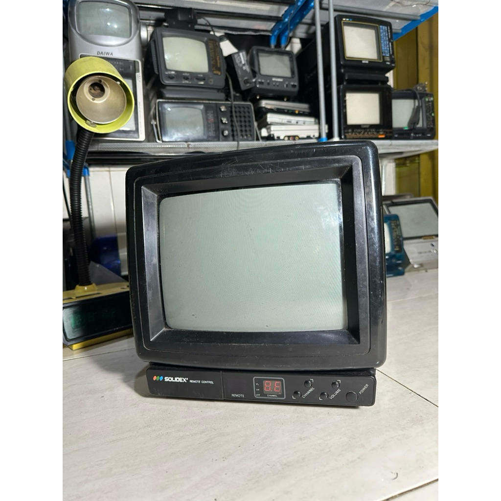 VINTAGE SOLIDEX TV JADUL 10INCH NYALA WARNA KURANG MAKSIMAL RARE ITEM