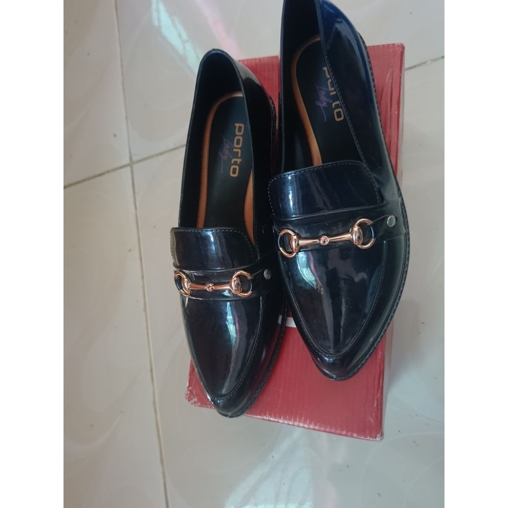 Sepatu porto