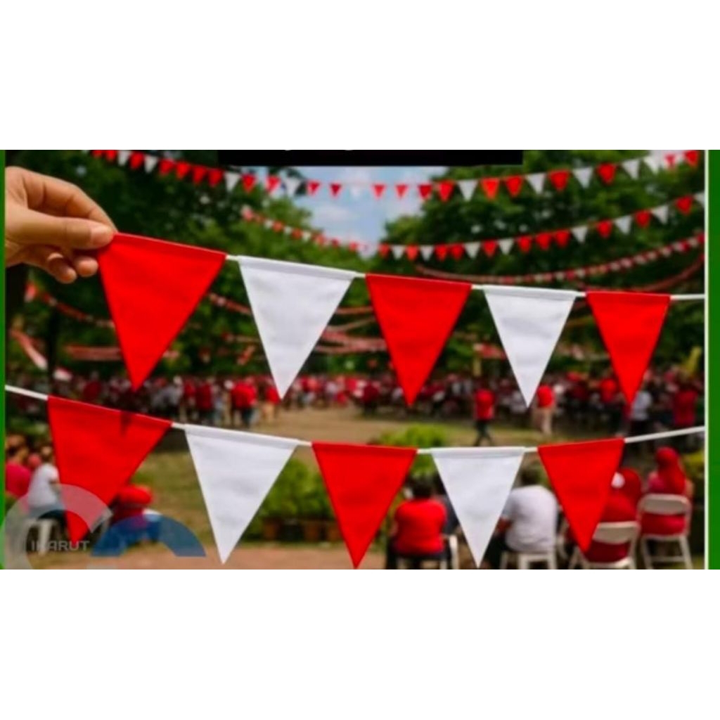 bendera segitiga warna warni