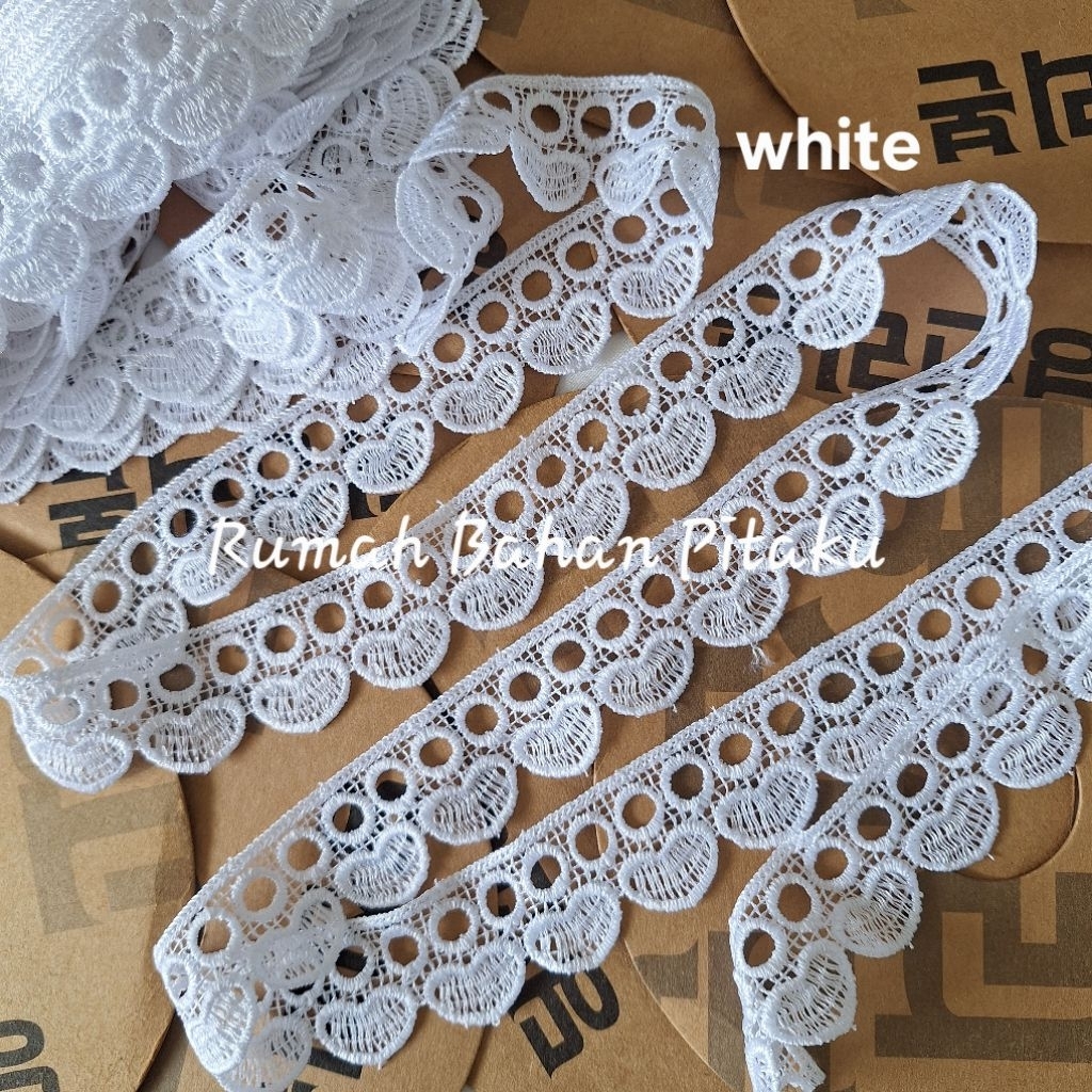 Harga Per-rol (isi 5 yard = 4,5 meter), Renda Bordir Renda Giper Lebar 3cm | Renda Bordir Bunga Muke