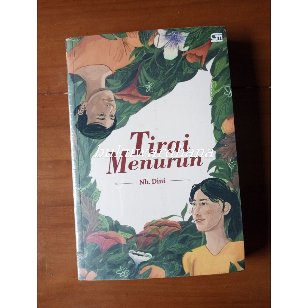 Nh. Dini - Tirai Menurun