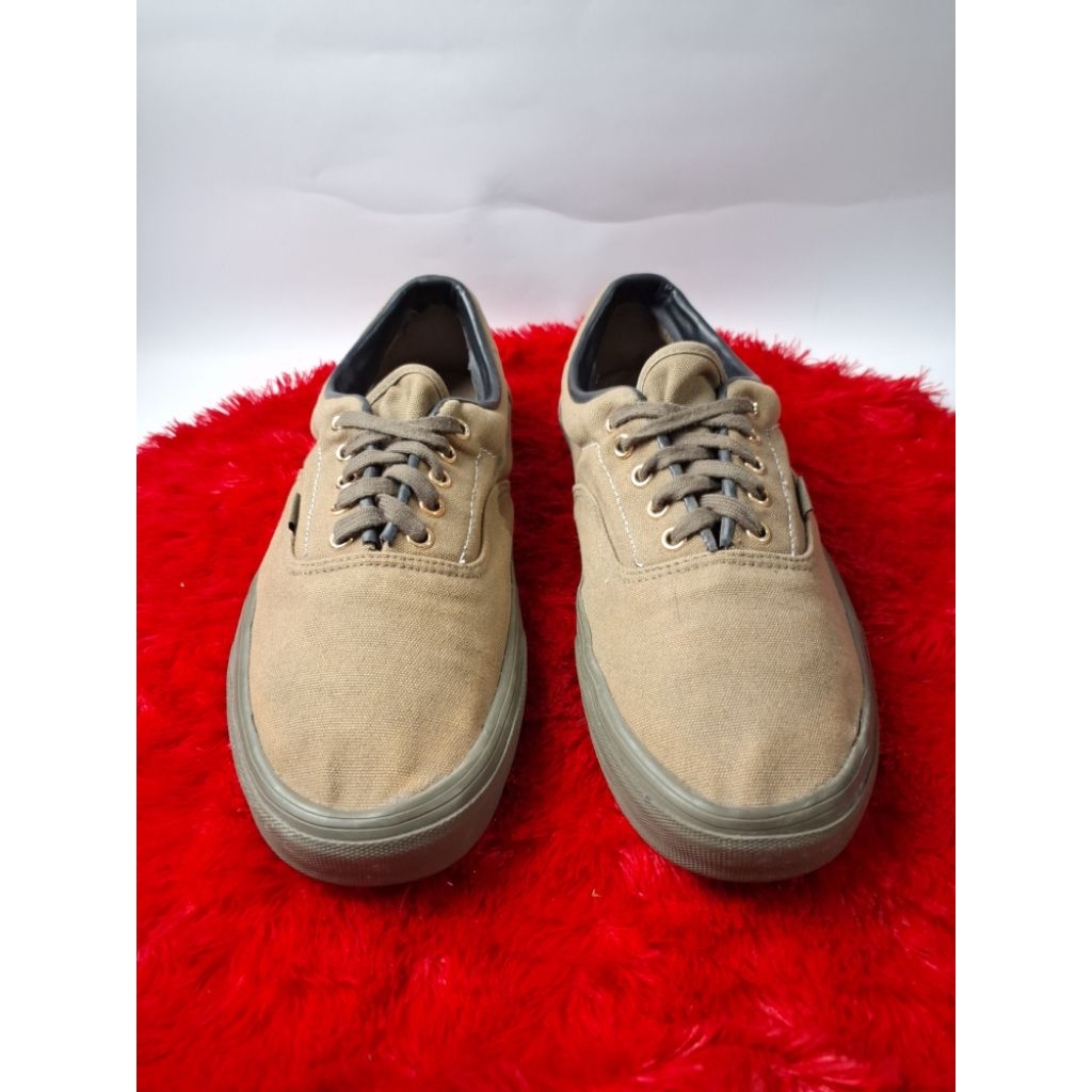 Sepatu casual Ukuran 47