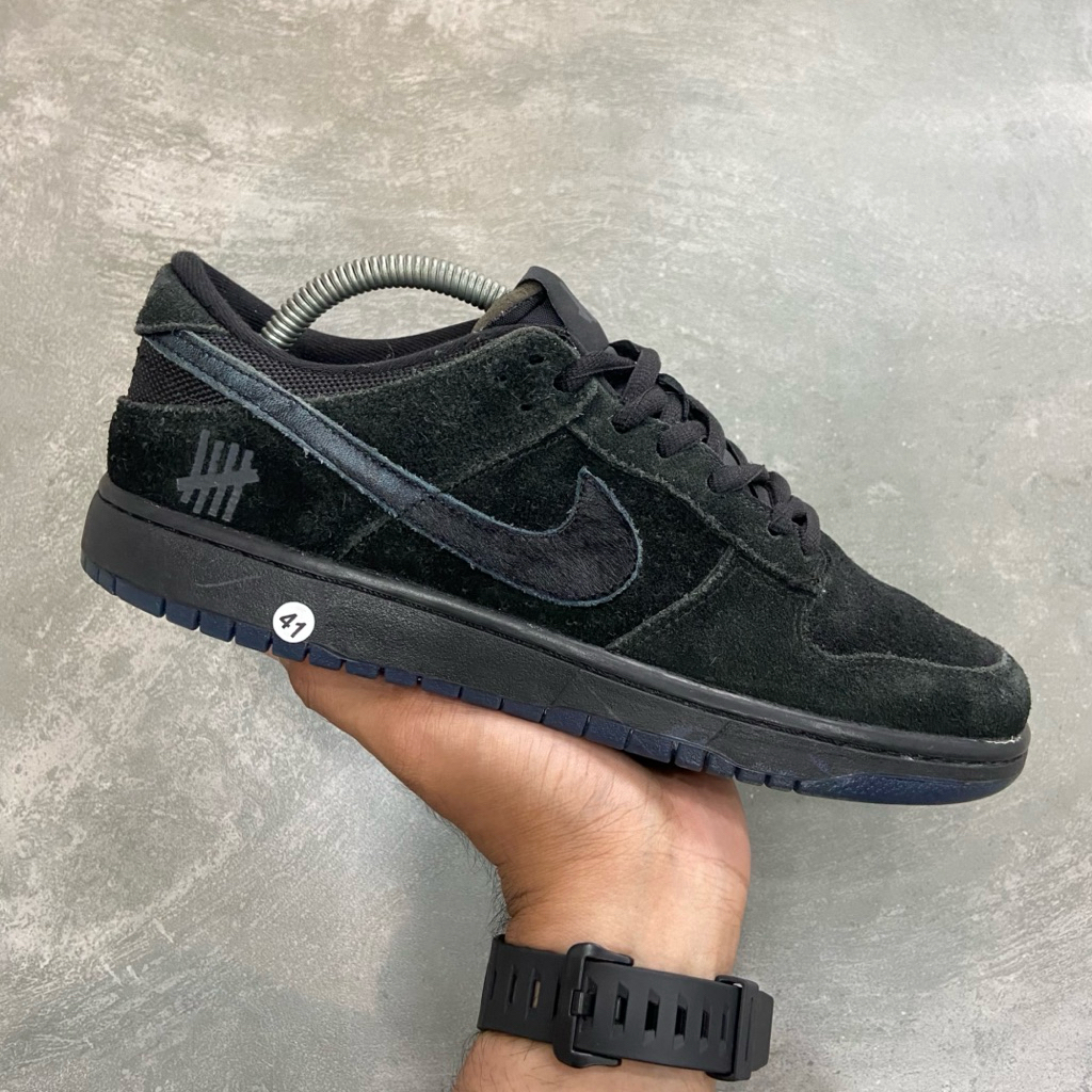 [Size 41] UNDEFEATED x Nike Dunk Low ‘Dunk vs AF1 Black’ (DO9329-001) Second Kondisi Mulus Nominus. 