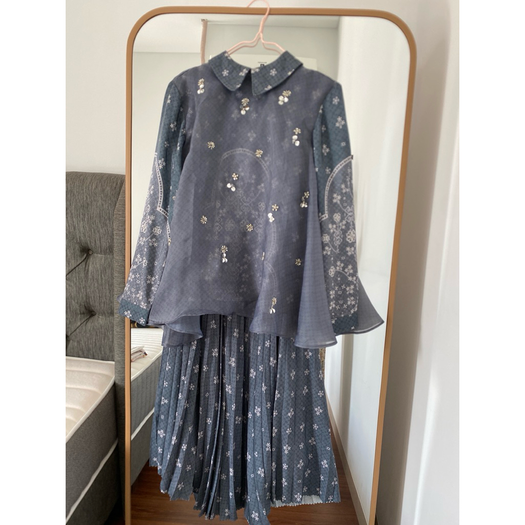 PRELOVED ONE SET WEARING KLAMBY