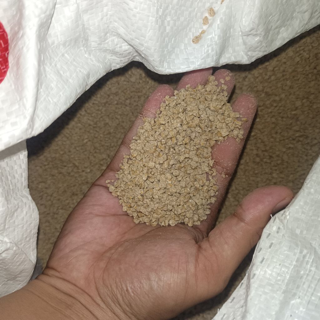 pakan ayam petelor new hope L-582