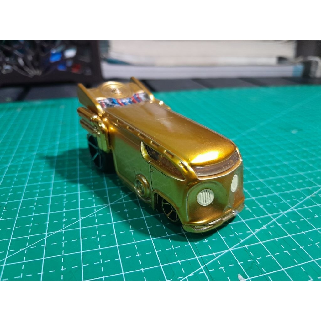 Hot Wheels Kool Kombi Star Wars Gold – Lucasfilm 2019 Loose