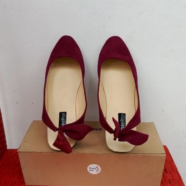 Roselina Sandal Slop wanita modis dan trendy