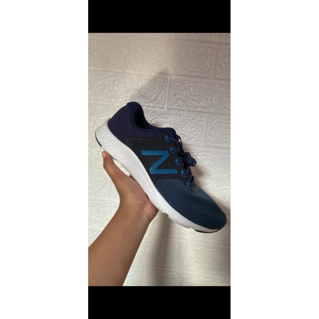 new balance sepatu running new preloved tanpa kerdus size 42