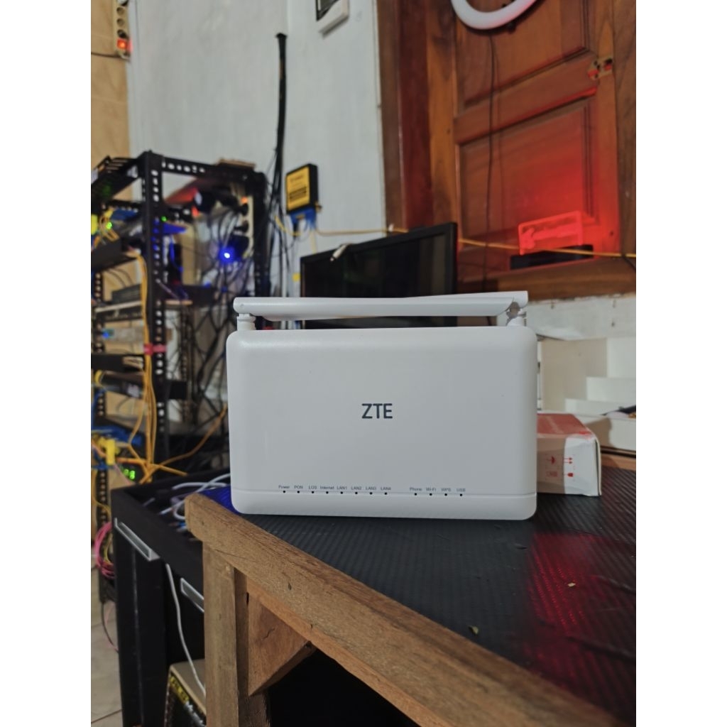 Modem/Ont ZTE F670L Port hijau