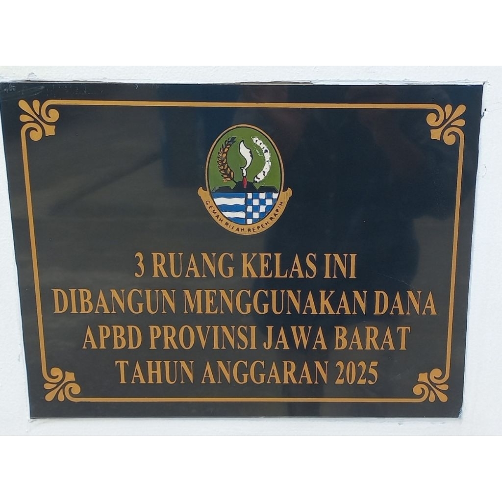 Prasasti Bahan Granit