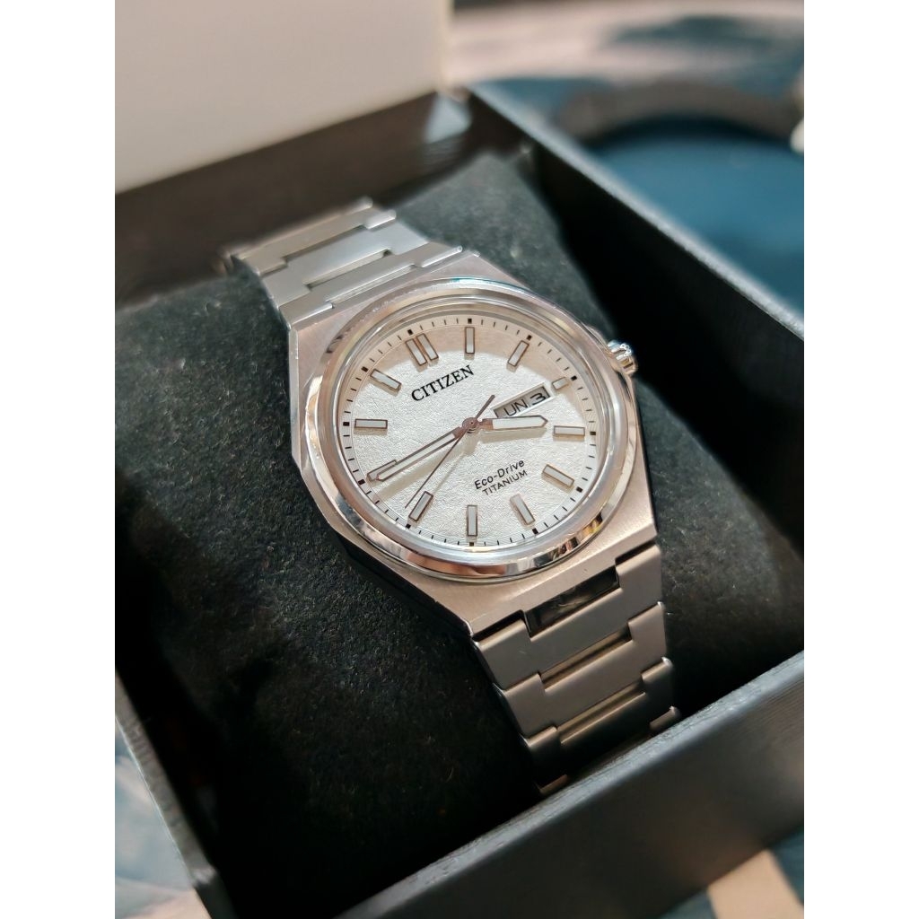 Citizen Forza AW0130-85A Super Titanium