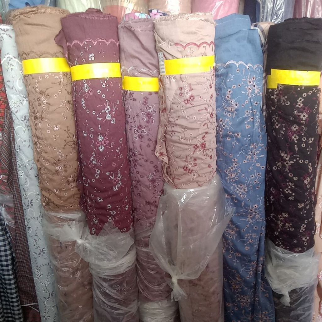 KAIN COTTON EMBROIDERY/ KATUN BORDIR/KATUN MOTIF BOLONG-BOLONG