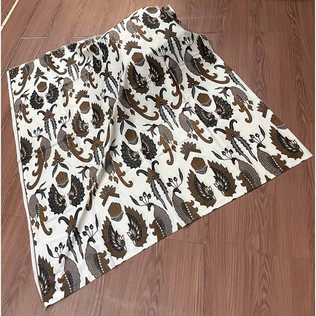 KAMEN BATIK PUTIH(KAMEN LEMBARAN BALI)KAIN HALUS