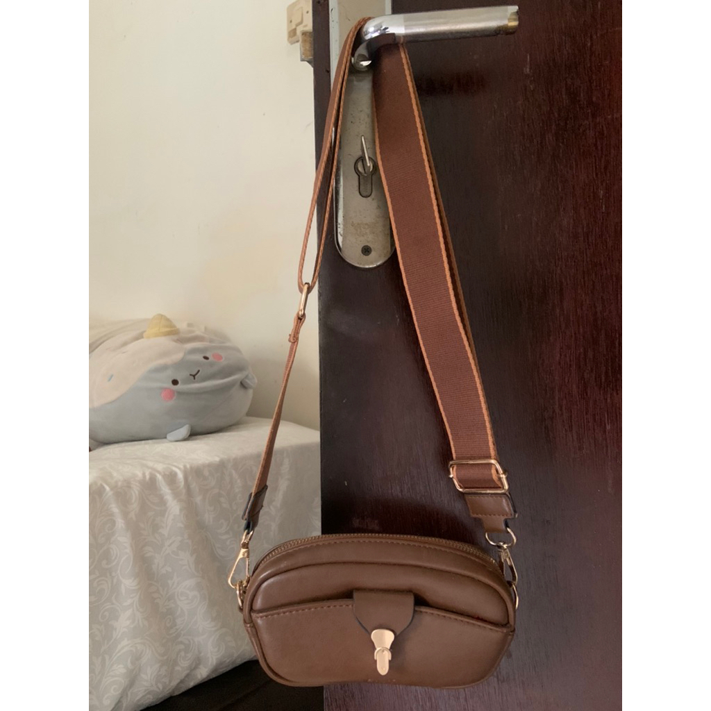 preloved tas slempang enji coklat