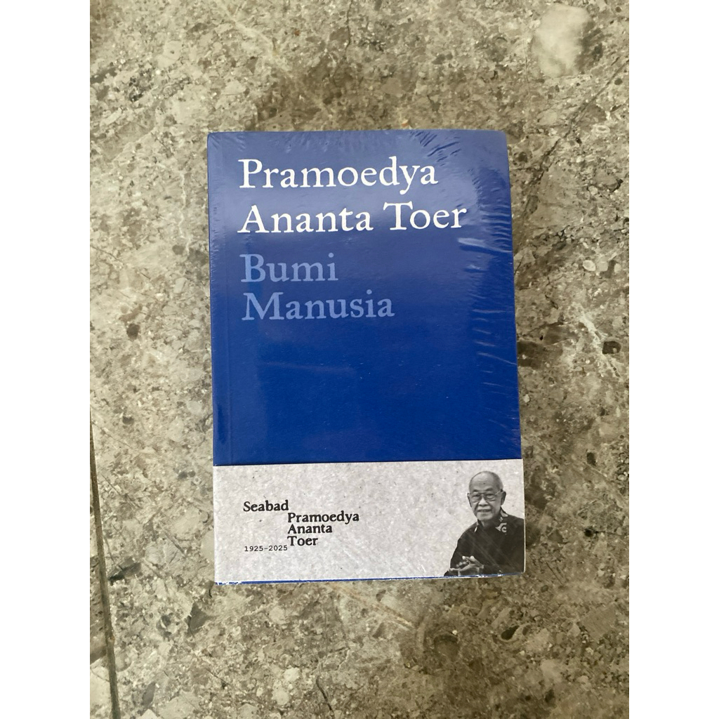 novel by req | bumi manusia