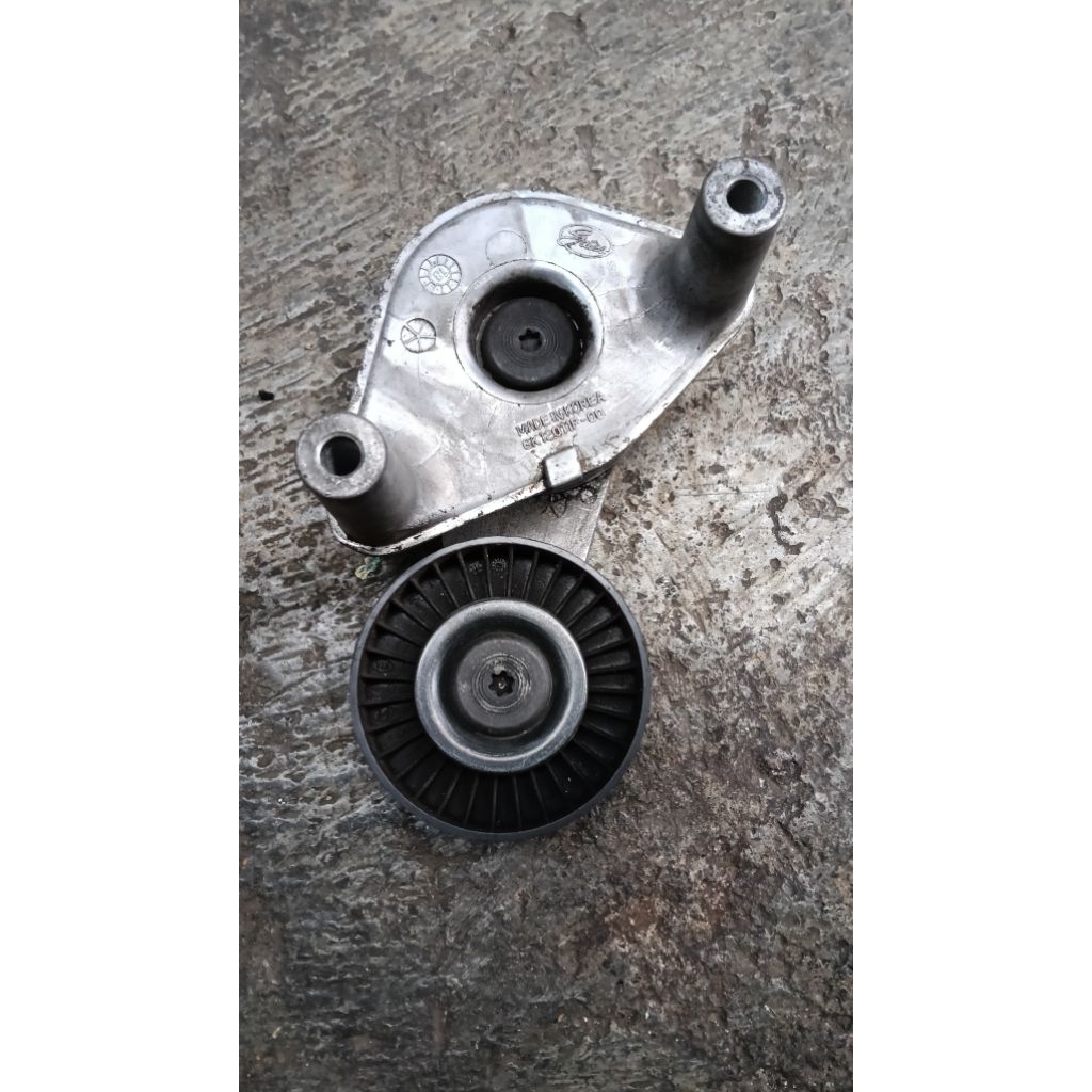 Tensioner V Belt Hyundai Trajet V6 Matic