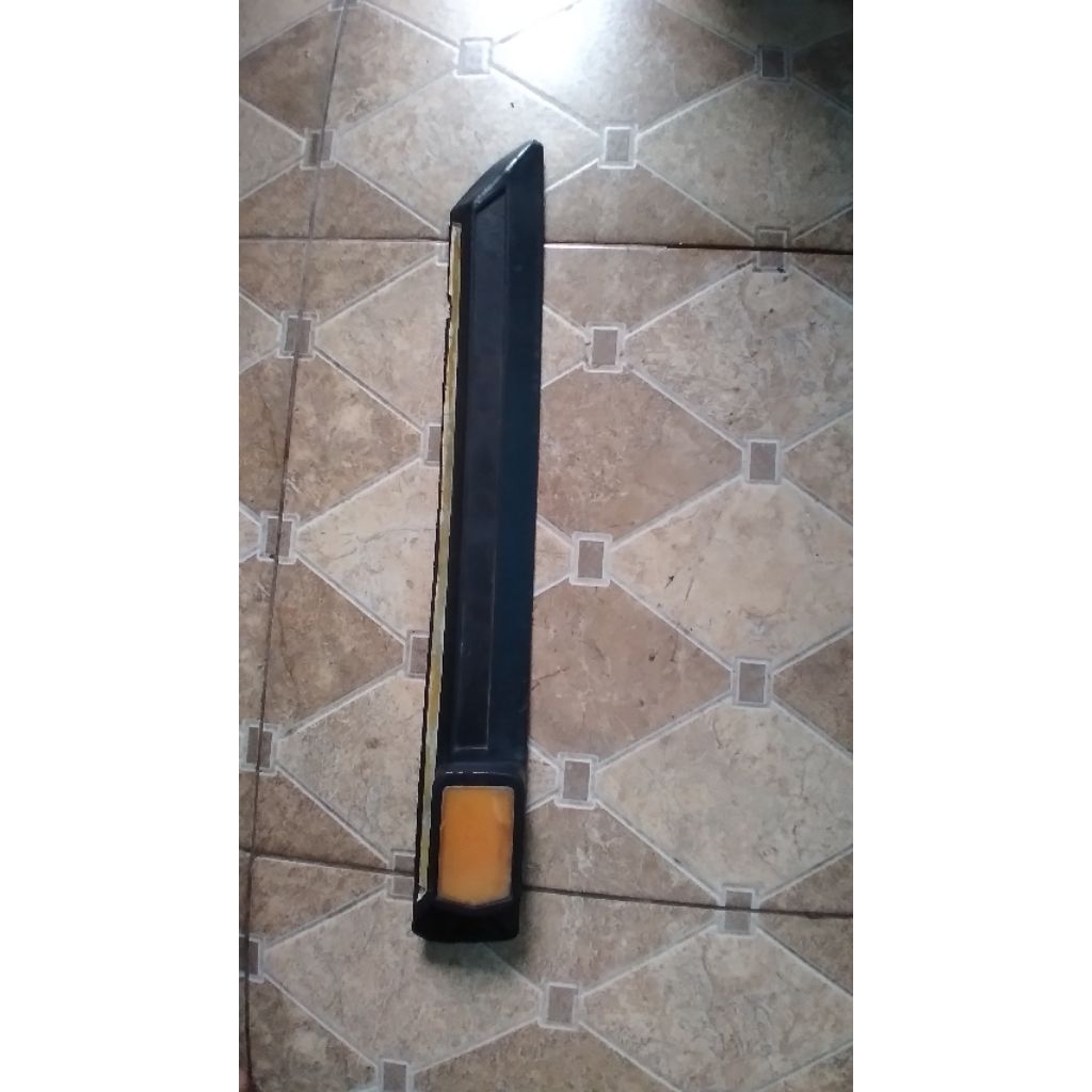 trim karet tepong kanan side panel vespa spartan original