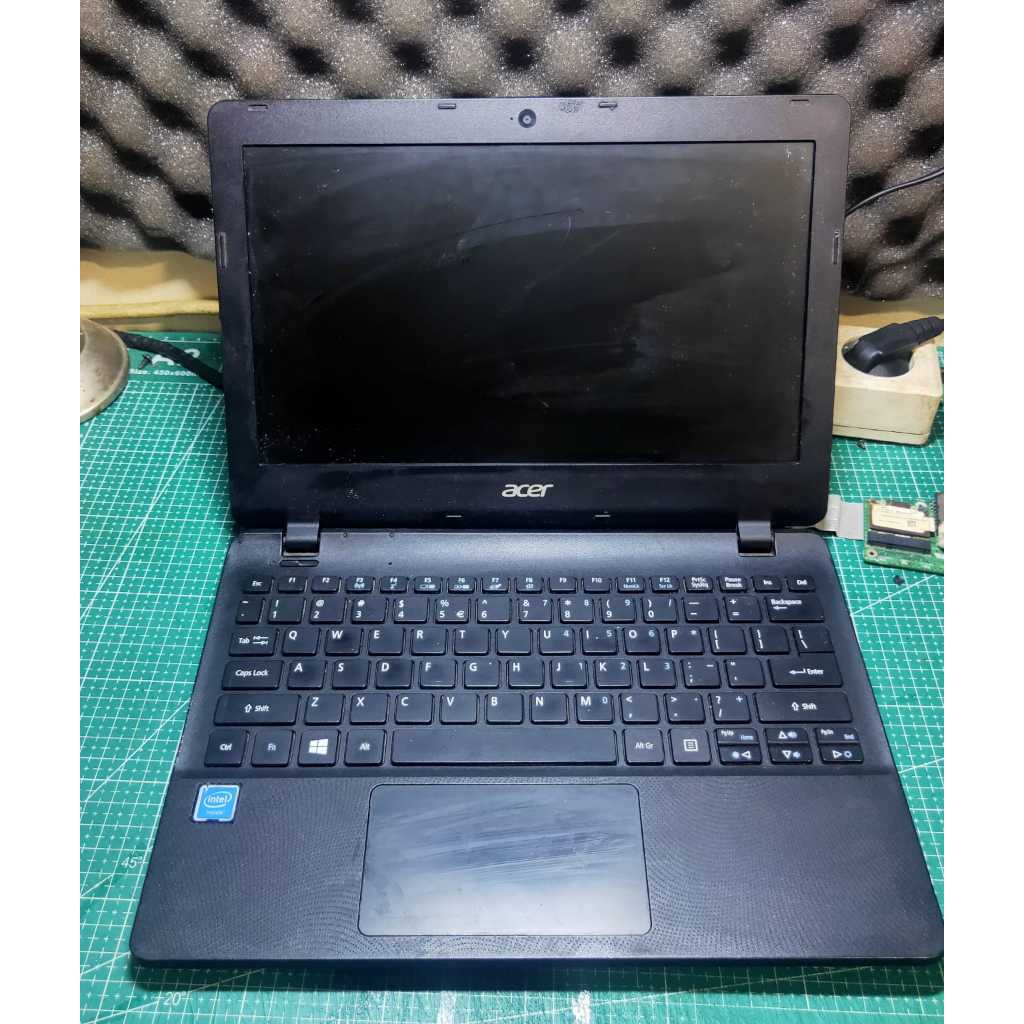 casing laptop acer es1-131