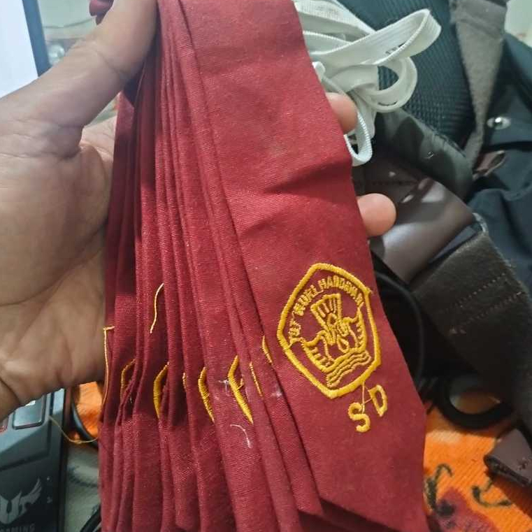 Perlengkapan Sekolah - Dasi/Topi/Ikat P Anak Sekolah SD SMP SMA/SMK logo Bordir dan Dasi Pramuka