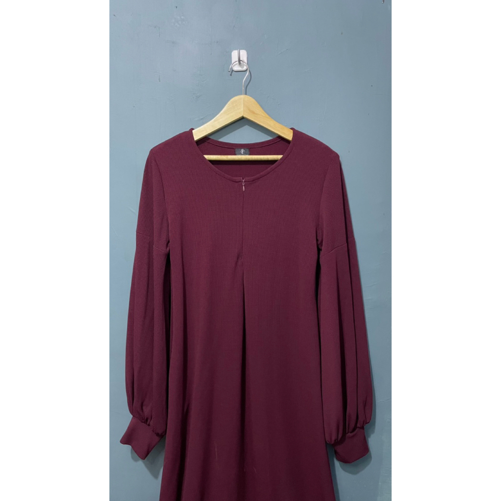 (Preloved) DY007 Maroon abaya