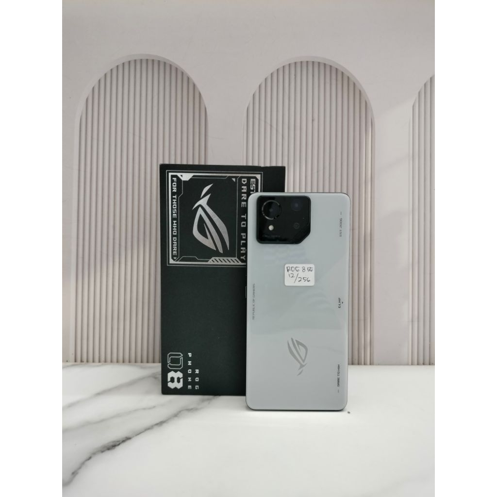 Asus rog phone 8 12/256 second