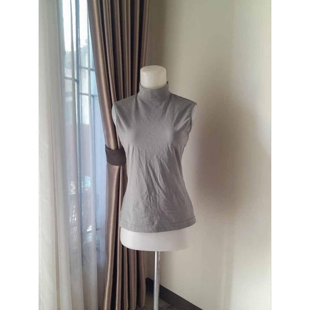 Sleeveless Turtleneck, Kutungan Turtleneck