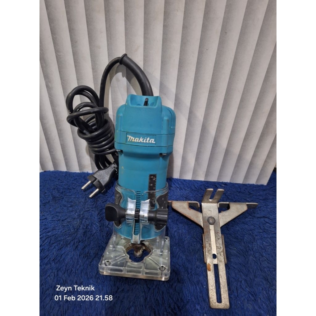 Mesin Profil Makita 3709