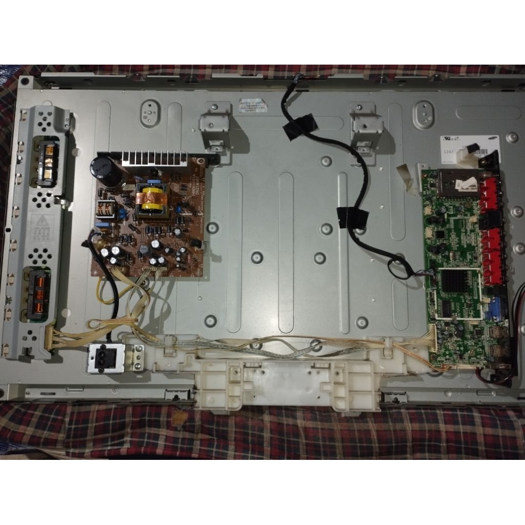 Set Mainboard + Psu + Inverter TV POLYTRON 32" PLM 32T25