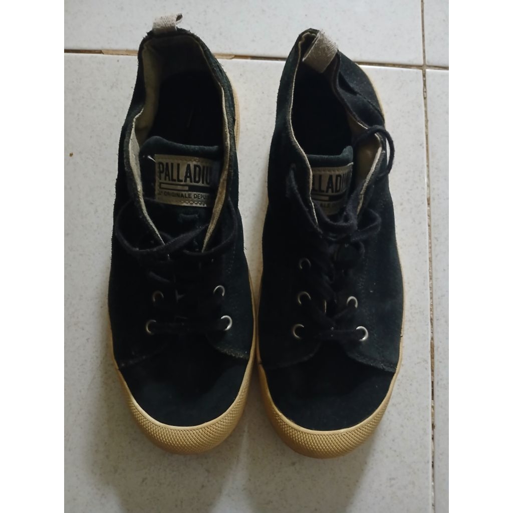 crewneck adidas + sepatu palladium