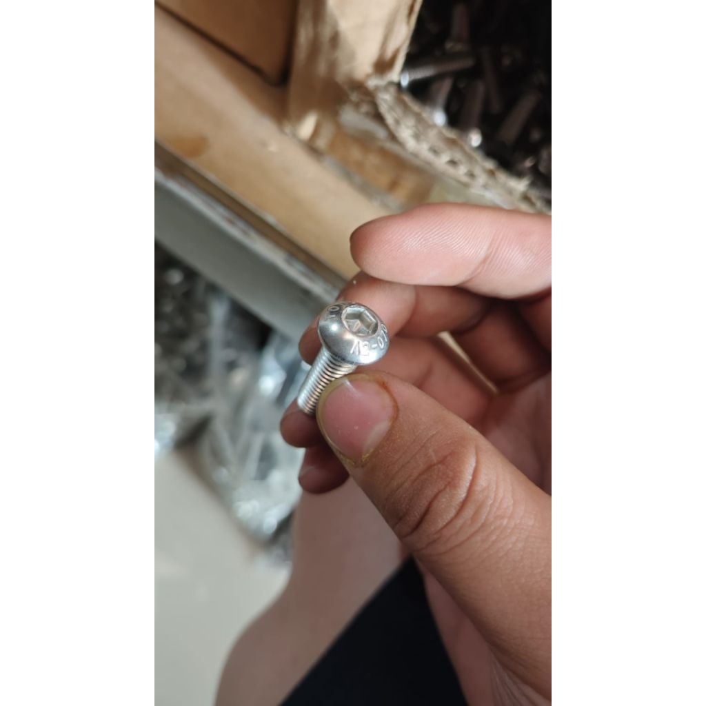 Baut L Button Stainless M8 x 25 8x25