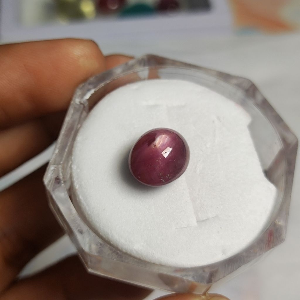 batu permata Ruby pink star