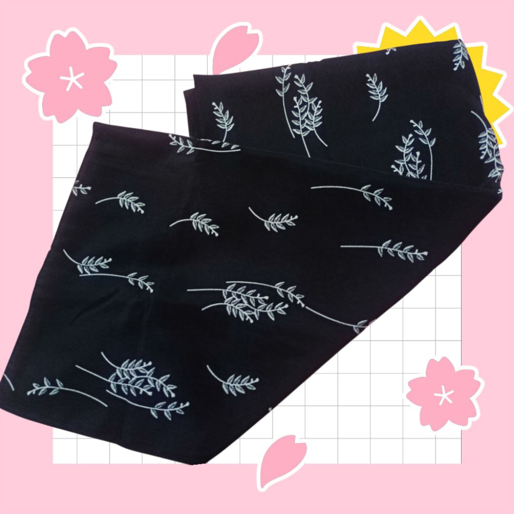 Hijab segi empat warna hitam motif batik bahan sutra silk ukuran 110 x 110 premium scraf
